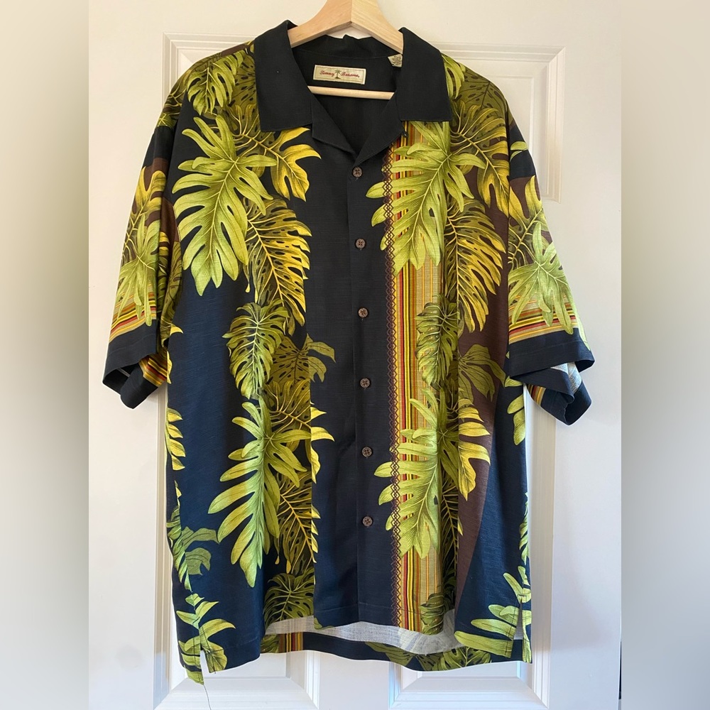 Gently used, Men's silk button up Tommy Bahama shirt, size XL
